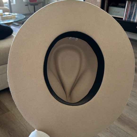 Cream wide brimmed hat - Picture 4 of 4